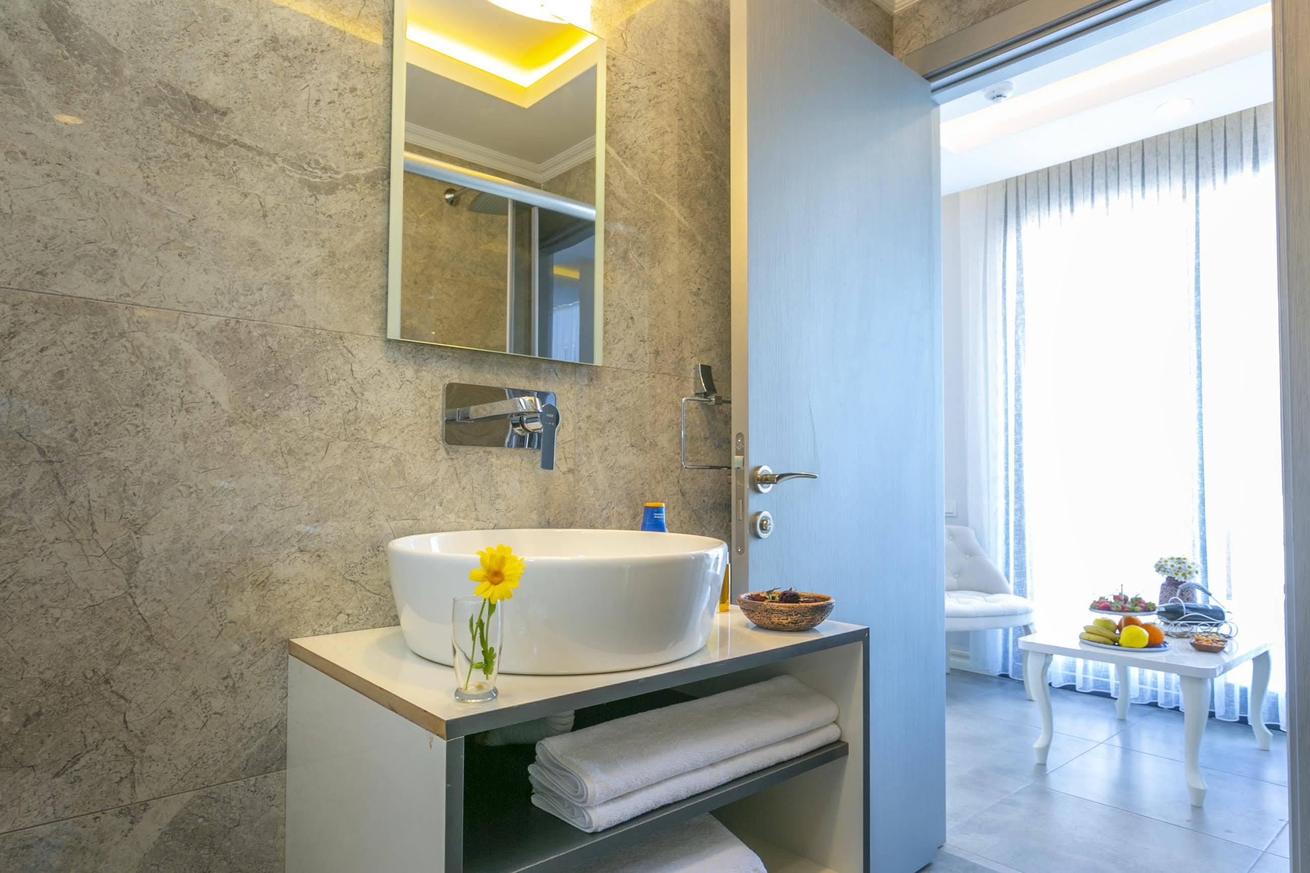 Monastery Suites Hotel-Fethiye Ολουντενίζ Εξωτερικό φωτογραφία